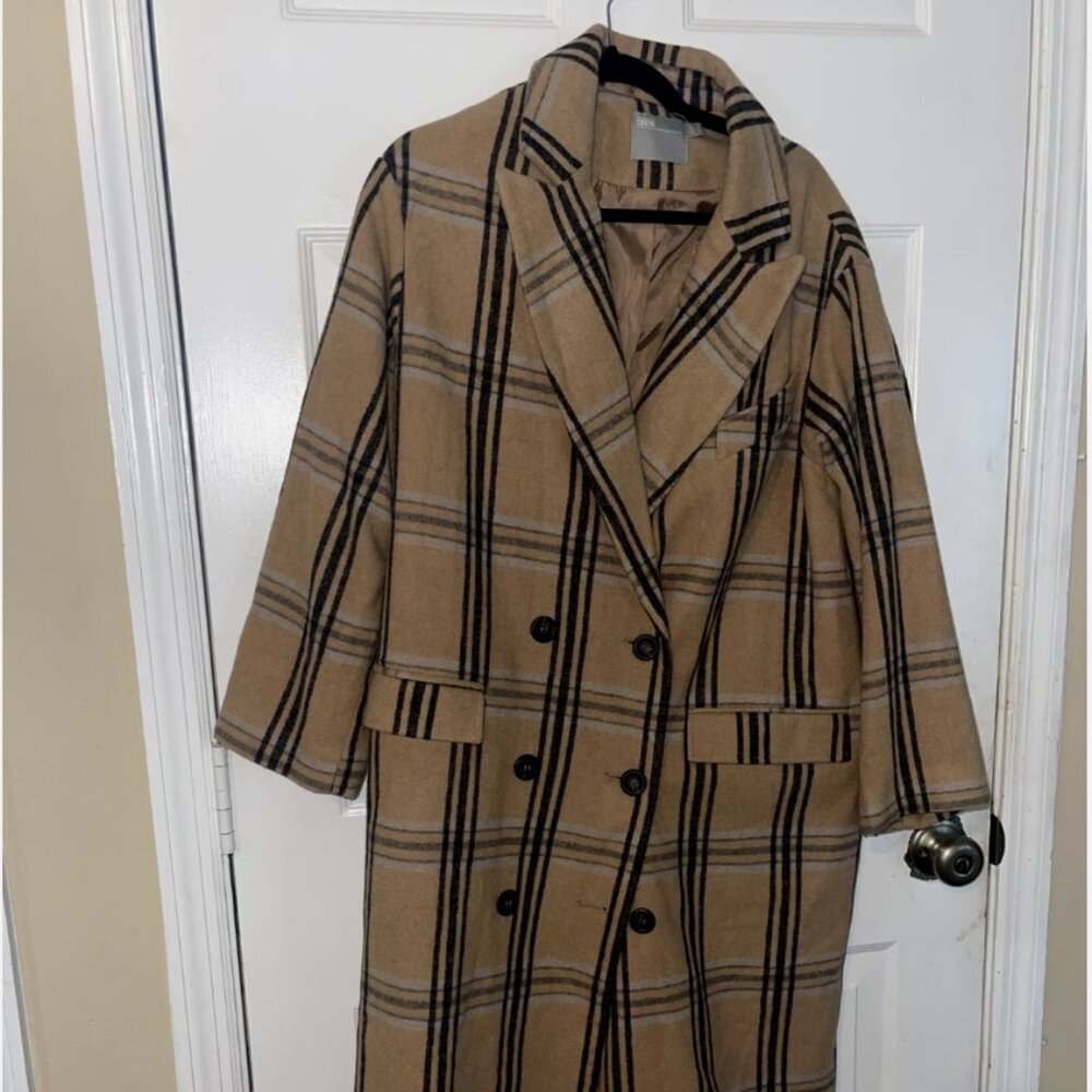 ASOS Women's oversized plaid beige button down coat US 10